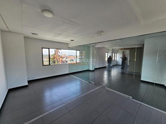 Oficinas y Consultorios, Alquiler en Bogotá