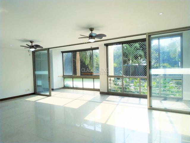 Apartamentos, Venta en Pance