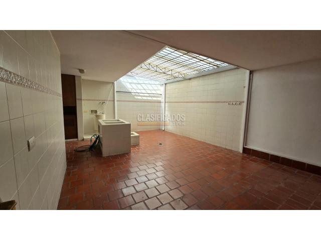 Casas, Venta en La Flora