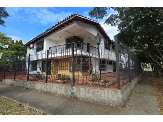 Casas, Alquiler en La Flora