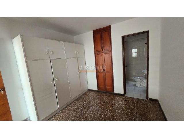 Casas, Alquiler en La Flora