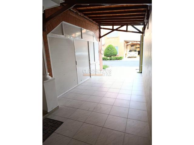 Casas, Venta en Ciudad Jardín