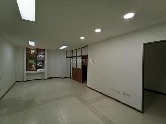 Oficinas y Consultorios, Alquiler en El Cedro