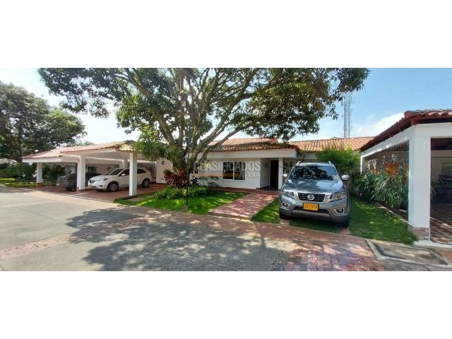 Casas, Venta en Ciudad Jardín