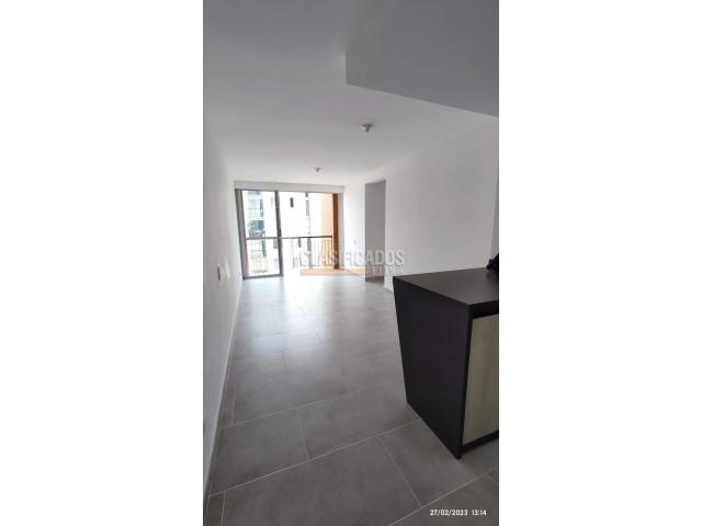 Apartamentos, Alquiler en Ciudad Melendez