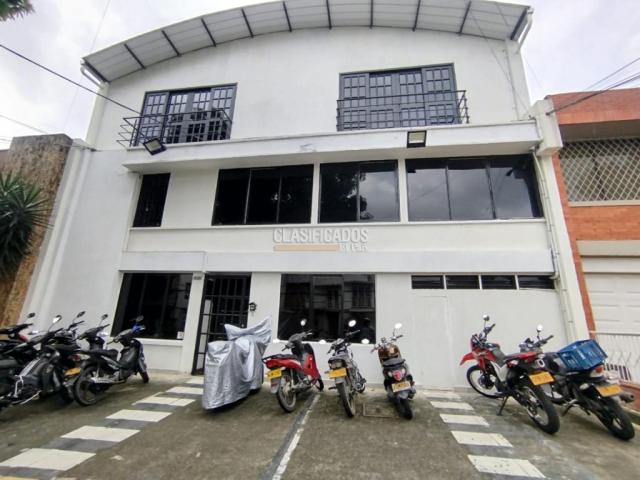 Oficinas y Consultorios, Alquiler en La Flora