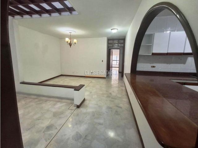 Apartamentos, Venta en Ciudad Jardín