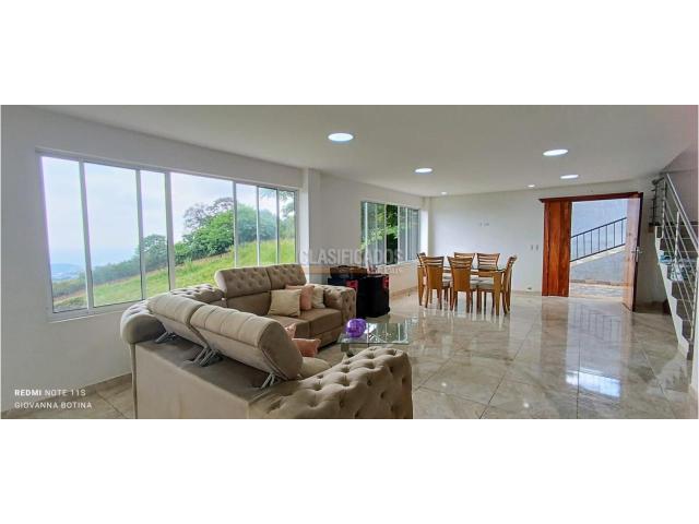 Casas, Venta en Bella Suiza