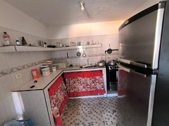 Casas, Venta en Laureano Gómez