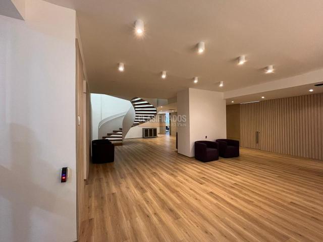 Oficinas y Consultorios, Venta en Bogotá