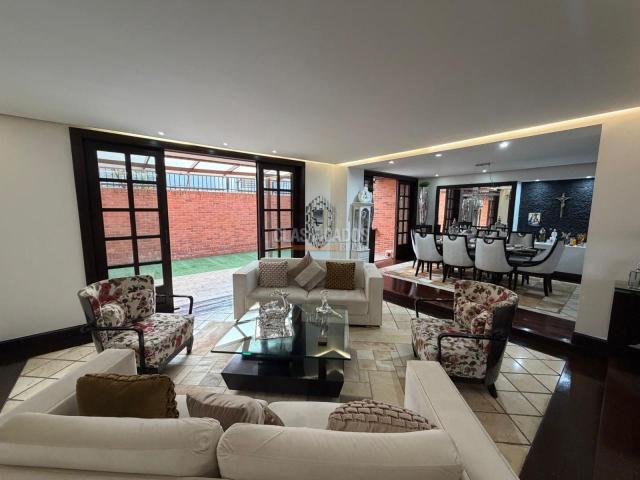 Casas, Venta en Ciudad Jardín