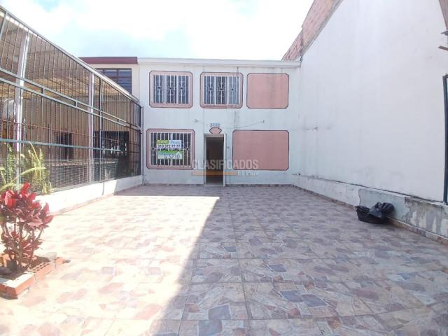 Casas, Alquiler en Prados de Oriente