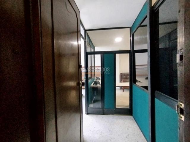 Oficinas y Consultorios, Alquiler en San Vicente