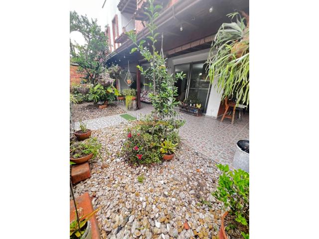 Casas, Venta en Ciudad Jardín