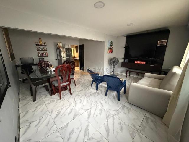 Casas, Venta en Ciudad Córdoba