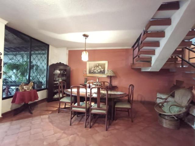 Casas, Venta en Ciudad Jardín