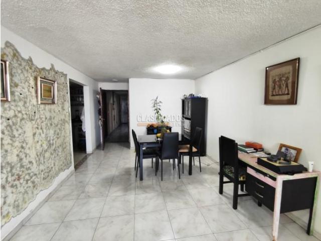 Apartamentos, Venta en Santa Rosa