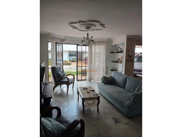 Casas, Venta en La Cascada