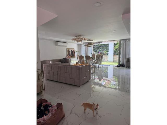 Casas, Venta en Ciudad Jardín