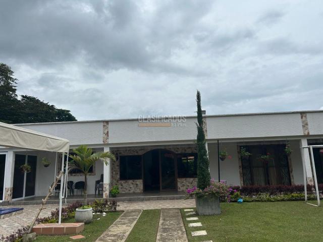 Fincas y Casas Campestres, Venta en Calima (Darién)