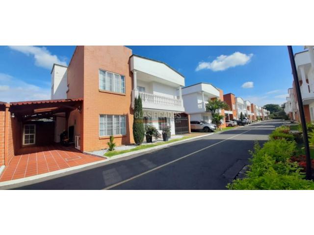 Casas, Alquiler en Ciudad Jardín