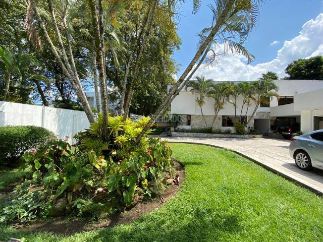 Casas, Venta en Ciudad Jardín