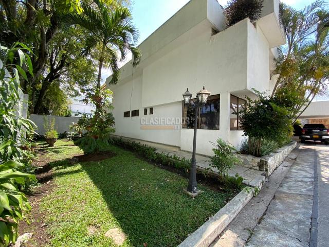 Casas, Venta en Ciudad Jardín