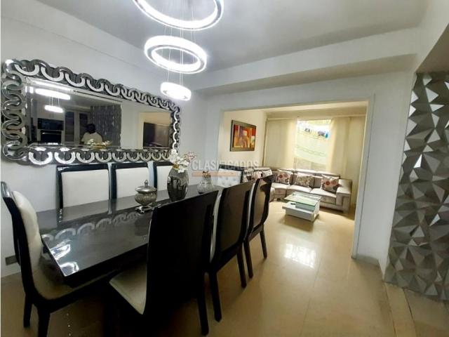 Casas, Venta en La Hacienda