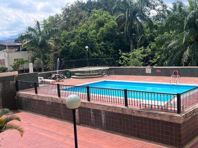 Apartamentos, Alquiler en El Refugio