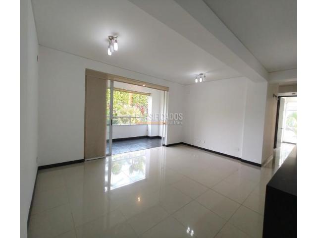 Apartamentos, Venta en Pance