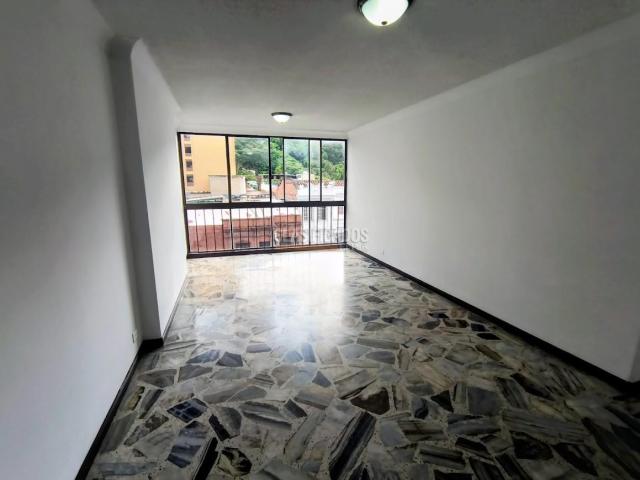 Apartamentos, Venta en Granada