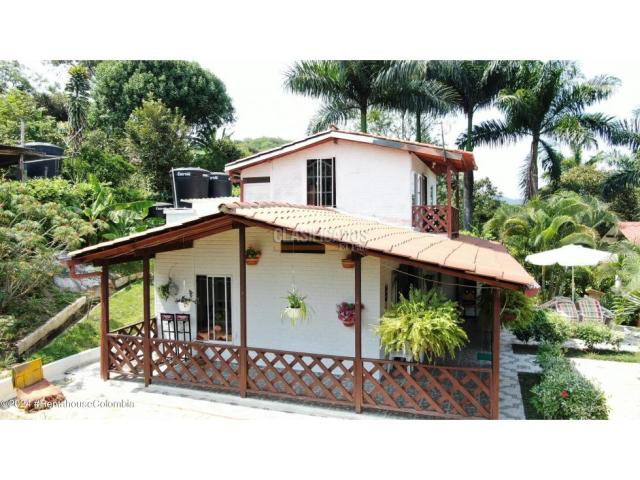 Casas, Venta en La Mesa