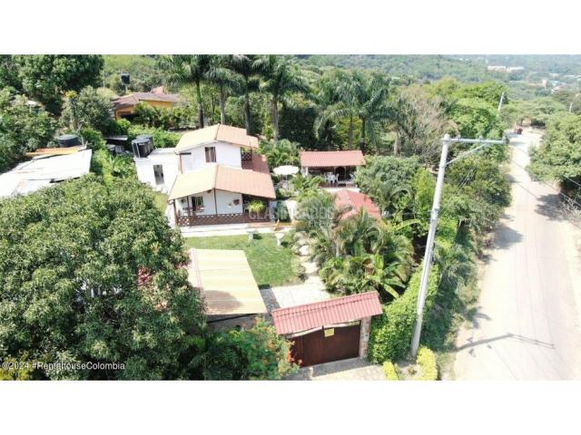 Casas, Venta en La Mesa