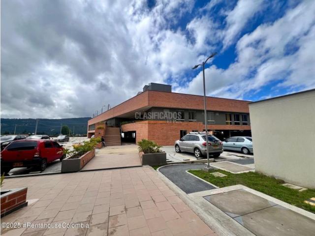 Apartamentos, Venta en Chía