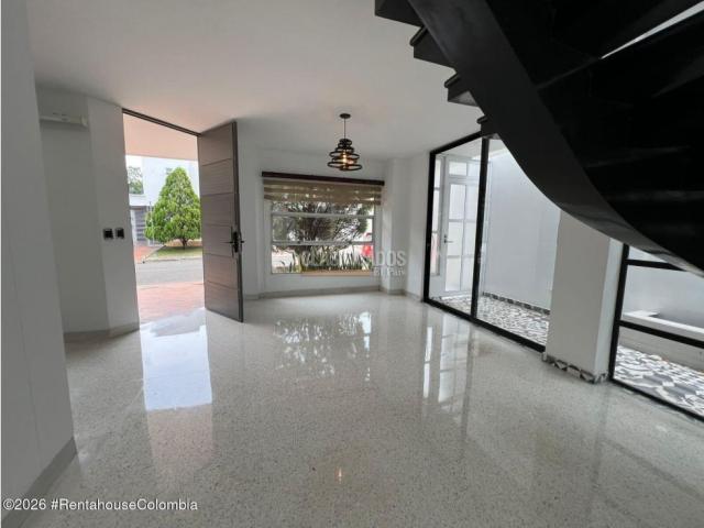 Casas, Alquiler en Los Patios