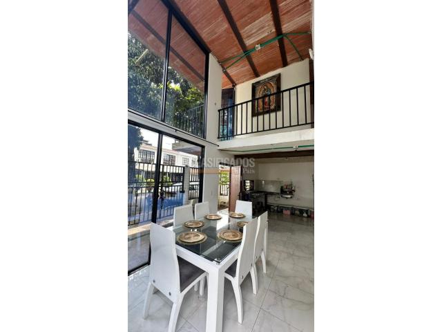 Casas, Venta en Ciudad 2.000