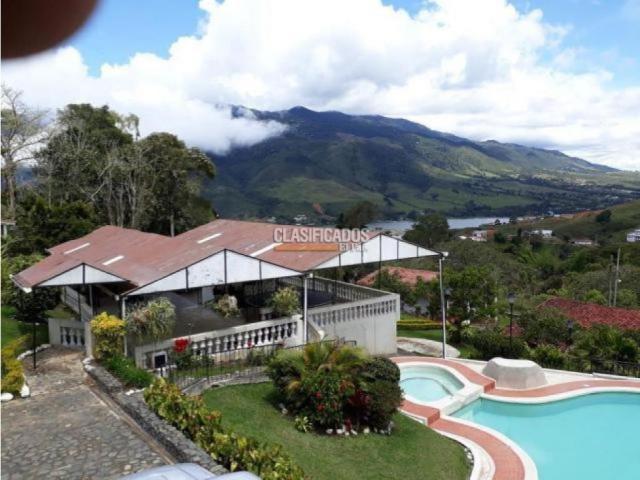 Fincas y Casas Campestres, Venta en Calima (Darién)