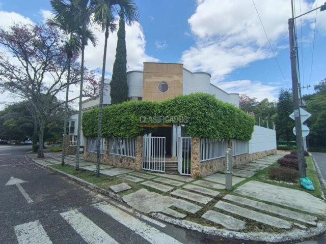 Casas, Alquiler en Ciudad Jardín