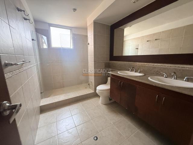 Casas, Alquiler en Ciudad Jardín