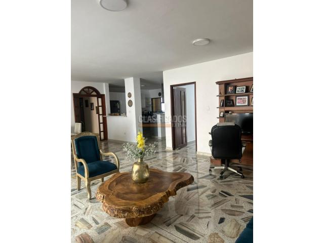 Apartamentos, Venta en La Flora