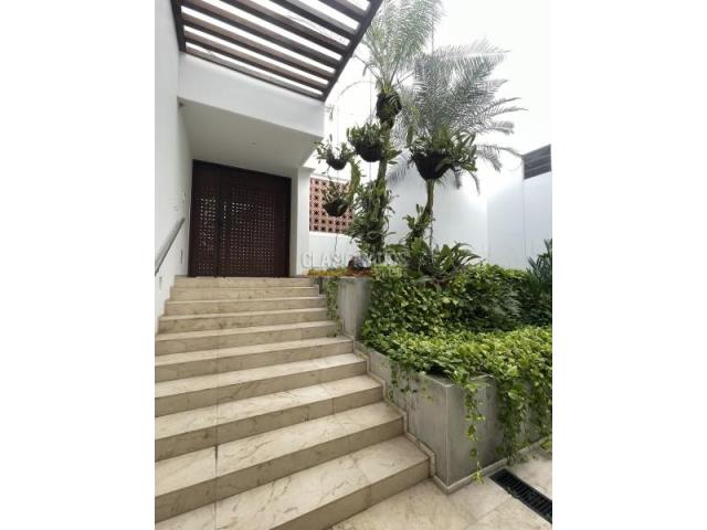 Casas, Venta en Ciudad Jardín