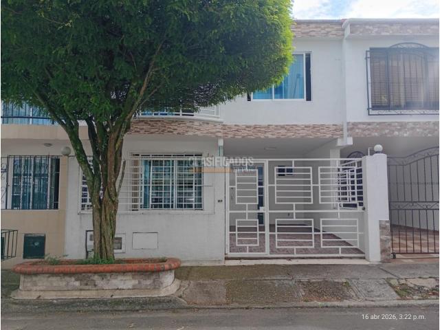Casas, Venta en Ciudad 2.000