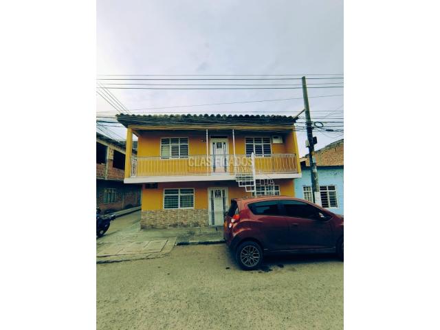 Casas, Venta en Alirio Mora Beltrán