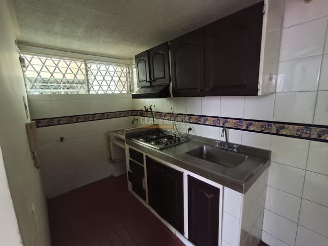 Apartamentos, Alquiler en Ciudad 2.000