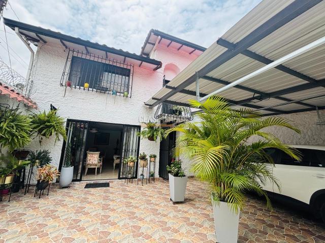 Casas, Venta en El Refugio