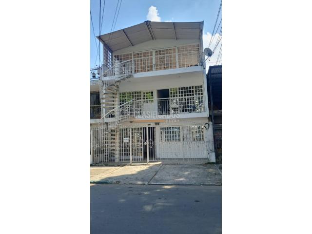 Casas, Venta en Ulpiano Lloreda