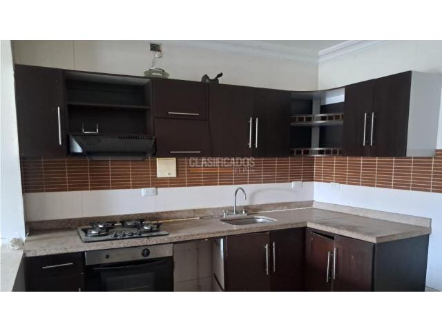Casas, Venta en Ulpiano Lloreda