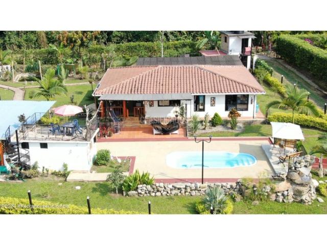 Casas, Venta en La Mesa