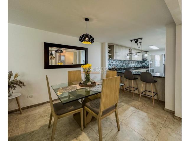 Casas, Venta en La Hacienda