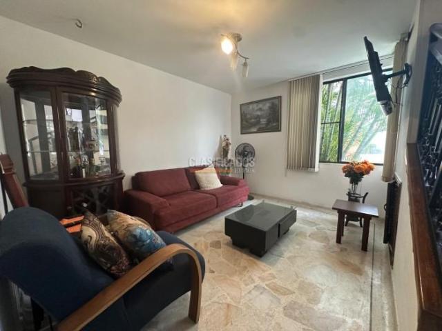 Casas, Venta en La Flora